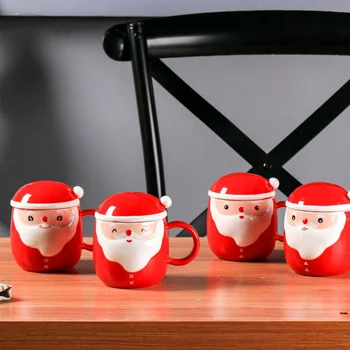 Креативните Коледни Чаши Дядо Коледа Кафе Мляко с Капак Керамична Чаша 2022 Нов честита Нова Година Коледна Декорация на Дома, Посуда За Напитки