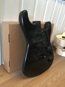 Чисто Черен Цвят на Популярната Дървена кутия Електрическа Бас-Китара С Покритие В стил Fender ST Guitar Barrel Strat SSS основната част Панел