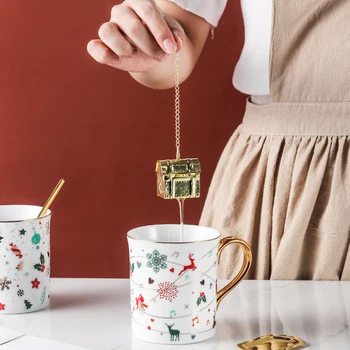Коледна Керамична Чаша с Лъжица, 400 мл Коледна Чаша на Дядо Коледа Порцеланови Чаши за Кафе, за Чай с Мляко Офис Подарък за Коледа