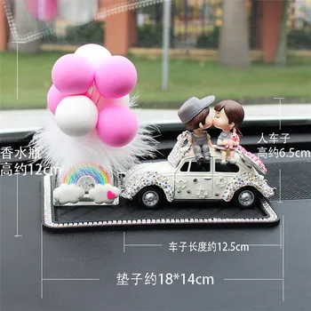 Украса на Интериора на Колата е Карикатура на Сватбен Автомобил Отношение Фигурки Фигурки Балон Украшение Авто Аксесоари за Момичета Подаръци